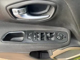 Jeep Renegade 2017 4x4 Sport 4p SUV