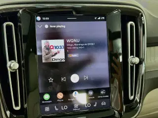 Volvo XC40 2023 AWD B5 Plus Bright Theme 4dr SUV