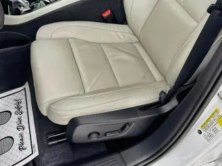 Volvo XC40 2023 AWD B5 Plus Bright Theme 4dr SUV