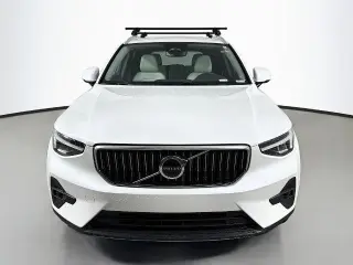 Volvo XC40 2023 AWD B5 Plus Bright Theme 4dr SUV