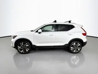 Volvo XC40 2023 AWD B5 Plus Bright Theme 4dr SUV