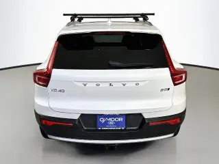 Volvo XC40 2023 AWD B5 Plus Bright Theme 4dr SUV