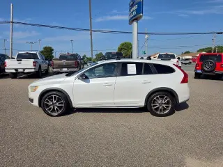 Volvo V60 Cross Country 2016 tracción total T5 4p. Station Wagon