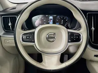 Volvo XC60 2018 AWD T5 Momentum 4p SUV