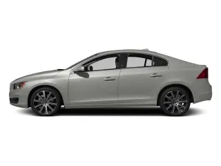 Volvo S60 2015 T5 Drive-E Platinum 4dr Sedan (versión de mitad de año)