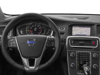 Volvo S60 2015 T5 Drive-E Platinum 4dr Sedan (versión de mitad de año)