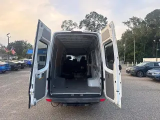 Furgón de carga Mercedes-Benz Sprinter 2012 3500 3 puertas, 170 pulgadas de distancia entre ejes, techo alto, doble rueda trasera (DRW)