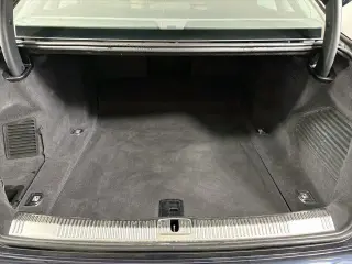 Audi A8 L 2021 tracción en todas las ruedas quattro 55 TFSI 4p Sedan