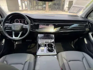 Audi Q7 2025 AWD quattro Premium 55 TFSI 4dr SUV