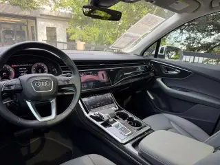 Audi Q7 2025 AWD quattro Premium 55 TFSI 4dr SUV
