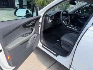 Audi Q7 2025 AWD quattro Premium 55 TFSI 4dr SUV