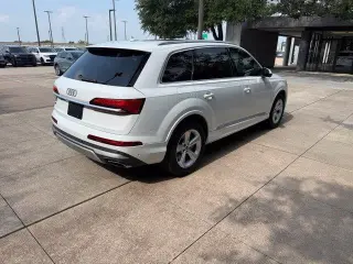 Audi Q7 2025 AWD quattro Premium 55 TFSI 4dr SUV