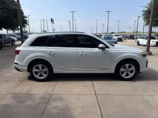 Audi Q7 2025 AWD quattro Premium 55 TFSI 4dr SUV