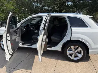 Audi Q7 2025 AWD quattro Premium 55 TFSI 4dr SUV