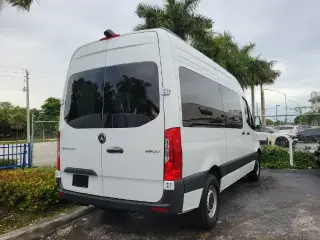 Mercedes-Benz Sprinter 2025 2500 3p 144 in. WB Furgoneta Pasajeros (2.0L I4)