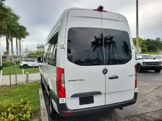 Mercedes-Benz Sprinter 2025 2500 3p 144 in. WB Furgoneta Pasajeros (2.0L I4)
