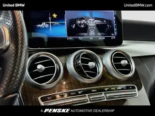 Mercedes-Benz Clase C 2021 C 300 4p Sedan