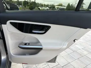 Mercedes-Benz Clase C 2024 C 300 4p Sedan