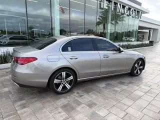 Mercedes-Benz Clase C 2024 C 300 4p Sedan