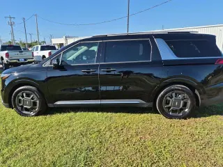 Kia Carnival 2025 SX Minivan 4 puertas