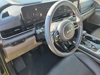 Kia Carnival 2025 SX Minivan 4 puertas
