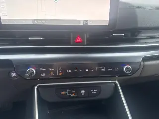 Kia Carnival 2025 LXS Mini-Van 4p.
