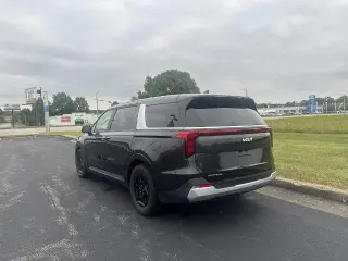 Kia Carnival 2025 LXS Mini-Van 4p.