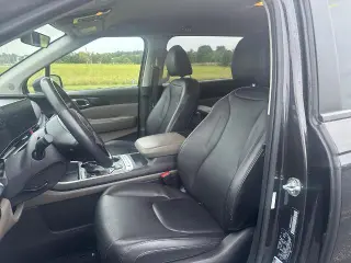 Kia Carnival 2025 LXS Mini-Van 4p.