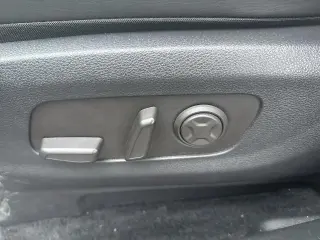 Kia Carnival 2025 LXS Mini-Van 4p.