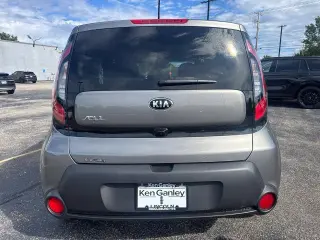 Kia Soul 2015 + 4dr Crossover
