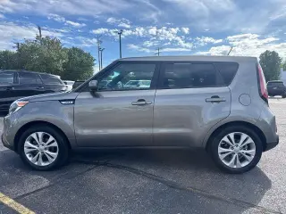 Kia Soul 2015 + 4dr Crossover