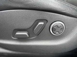 Genesis GV70 2023 AWD 2.5T Estándar 4p SUV