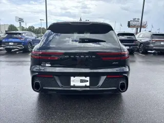 Genesis GV70 2023 AWD 2.5T Estándar 4p SUV