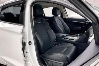 Genesis G70 2022 2.0T 4p Sedan