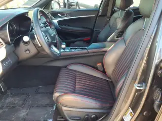 Genesis G70 2024 2.5T Sedán de 4 puertas Standard