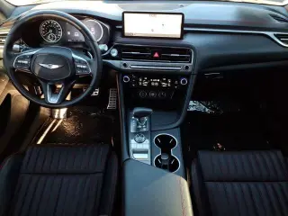 Genesis G70 2024 2.5T Sedán de 4 puertas Standard