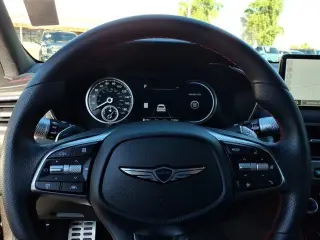 Genesis G70 2024 2.5T Sedán de 4 puertas Standard