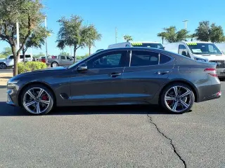 Genesis G70 2024 2.5T Sedán de 4 puertas Standard