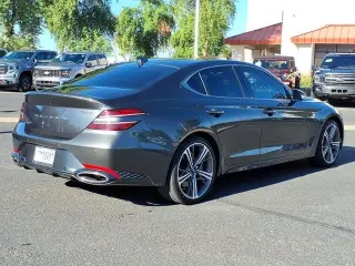Genesis G70 2024 2.5T Sedán de 4 puertas Standard