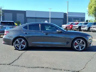 Genesis G70 2024 2.5T Sedán de 4 puertas Standard