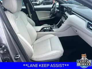 Genesis G70 2025 2.5T Estándar 4p Sedan