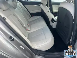 Genesis G70 2025 2.5T Estándar 4p Sedan