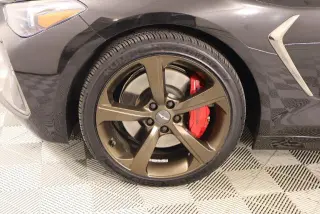 Genesis G70 2019 tracción en las cuatro ruedas 3.3T Avanzado 4dr Sedán