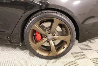Genesis G70 2019 tracción en las cuatro ruedas 3.3T Avanzado 4dr Sedán