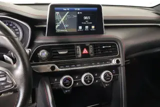 Genesis G70 2019 tracción en las cuatro ruedas 3.3T Avanzado 4dr Sedán
