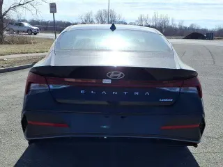 Hyundai ELANTRA 2026 Limited 4p Sedana
