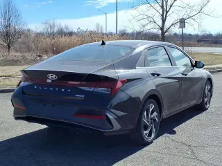 Hyundai ELANTRA 2026 Limited 4p Sedana
