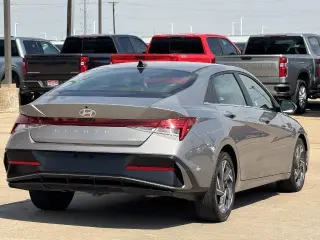 Hyundai ELANTRA 2025 Limited 4dr Sedan