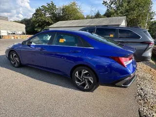 Hyundai ELANTRA 2025 Limited 4p Sedan
