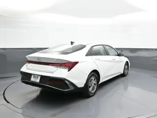 Hyundai ELANTRA 2025 SE 4dr Sedán